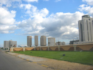 トリポリ市内の中心部。ダッダリマッド、アルファタ・タワー