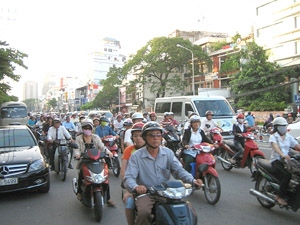 たくさんのバイクは、ホーチミンシティの名物